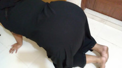 Aria Mia: Une soubrette indienne se fait baiser sur un lit pendant...