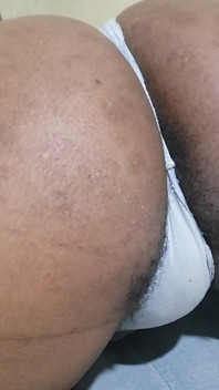 Culi rotondi e bellezze del culo grosso - corpo sinuante in vetrina, sicurezza naturale, vere vibrazioni amatoriali