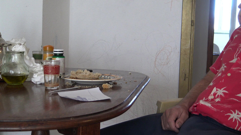 Souzan Halabi: Kurdská nevlastní matka podvádí svého nevlastního syna v Istanbulu - turecký...