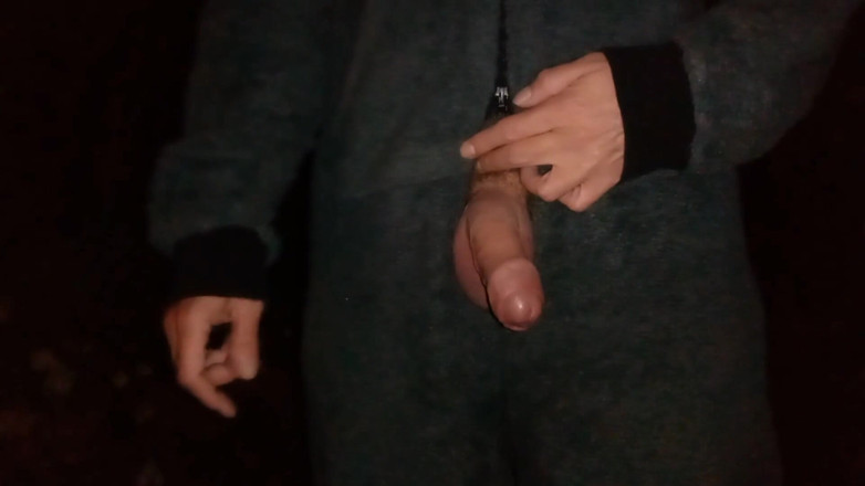 Rockardglans: Gece vakti onesie açık havada mastürbasyon yapıyor - rockard daddy