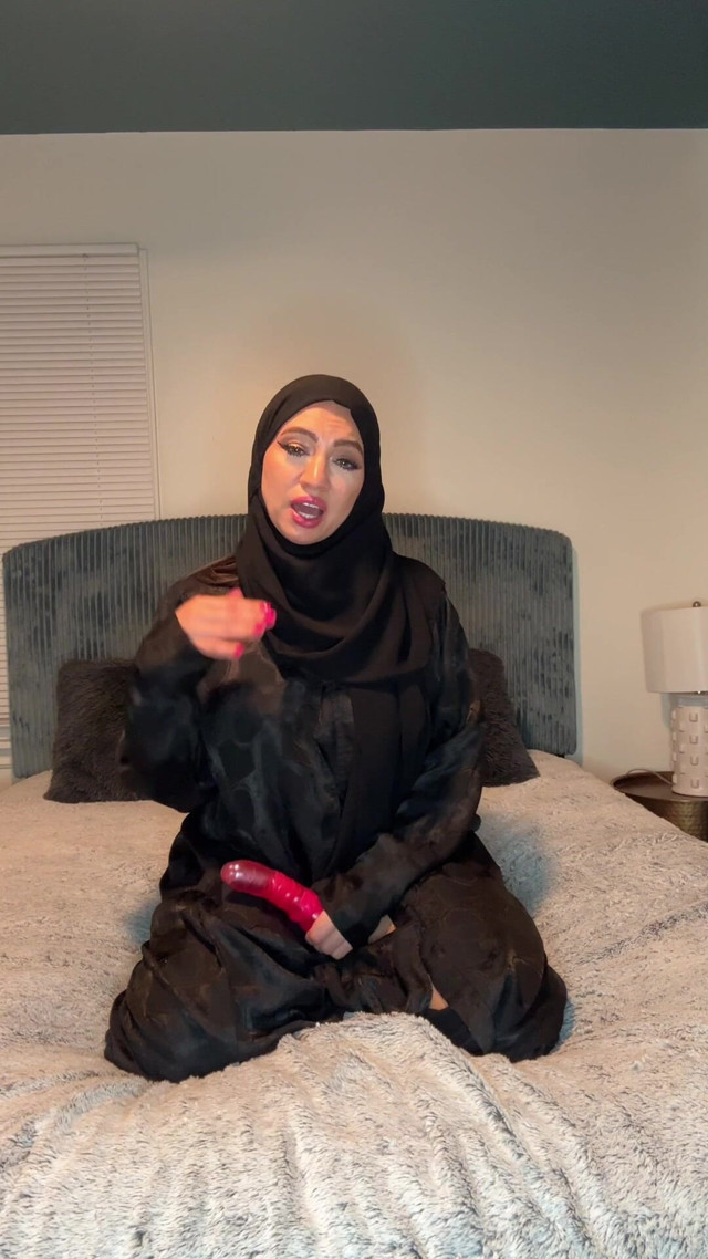 JOI Arabic in Abaya (Sasha Pearl)