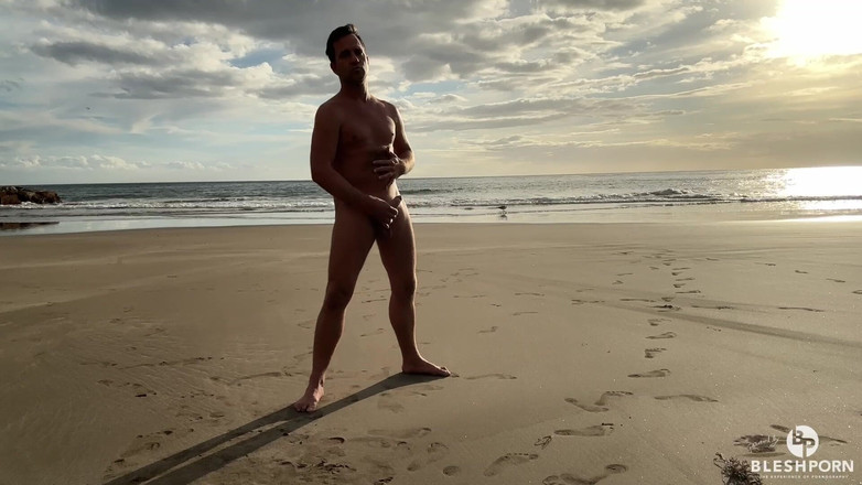 bleshporn: Tim Blesh, éjaculation dans la nature sur la plage