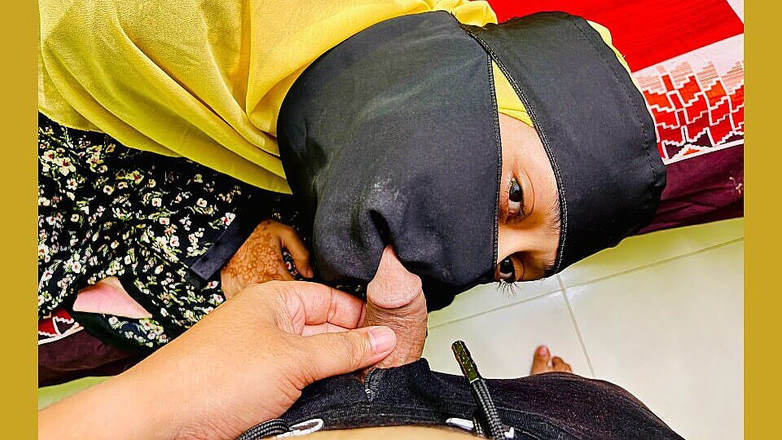 Kaleonjoybd: Il mio cazzo si è preso duro dopo aver visto la...