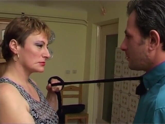 Double Penetration Party: Ma belle-mère a une envie spéciale de bite aujourd'hui