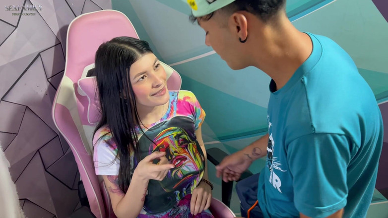 Foxxx: Я допомагаю своїй зведеній сестрі з її домашнім завданням в обмін на смачний трах