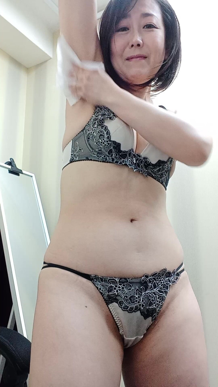 Mayumi Kanzaki: Prepare for the Photo Session