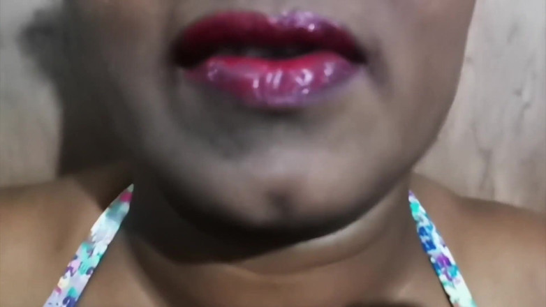 Shani Akki: スリランカの成熟した熟女自慰行為と氷 |