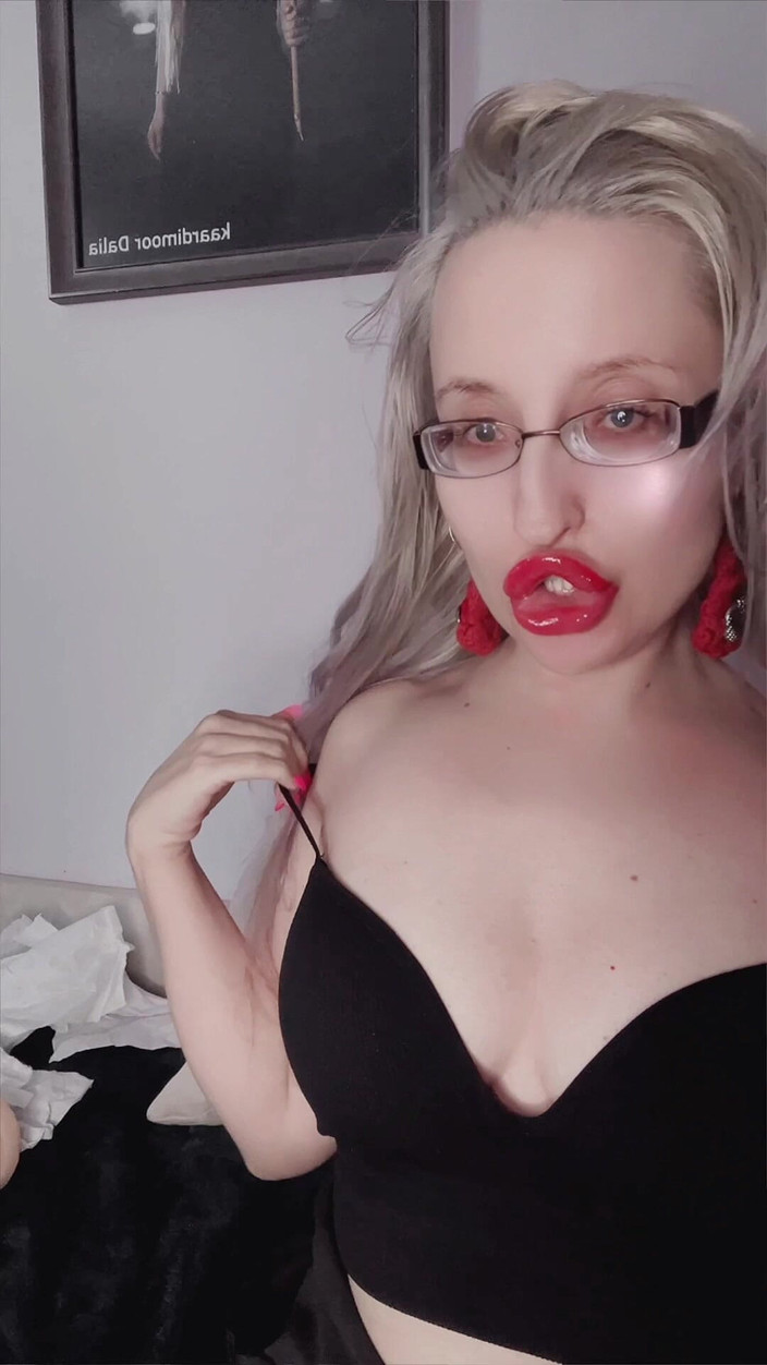 FinDom Goaldigger: Цицьки, червоні великі губи, бімбо, інструкція з дрочки