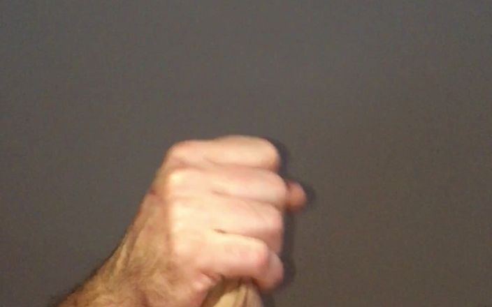 White Ukrainian Dick: Küçük sünnetsiz beyaz bir yarağın tembel elle muamelesi.