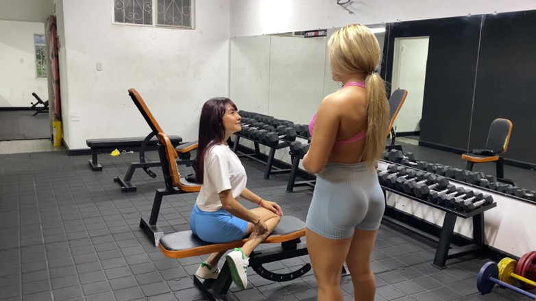 Allison Sweet: Entrenamiento Privado Con Mi Entrenadora Del Gimnasio Se Sale De...