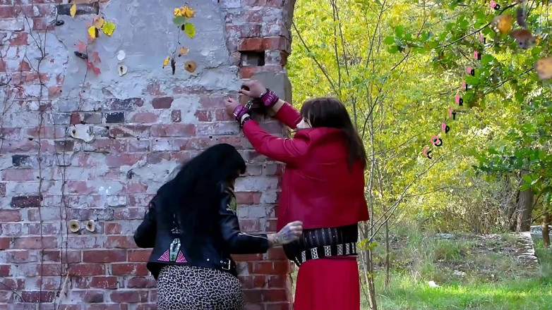 Domina Lady Vampira - SM Studio Femdom Empire: Outdoor Viewing 1