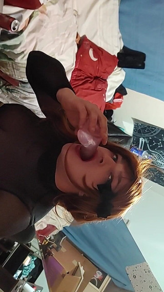 AshleyInHose: Jak hluboko do krku?