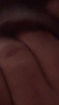 Je me déshabille pour mon mec pendant que mon mari légal est absent