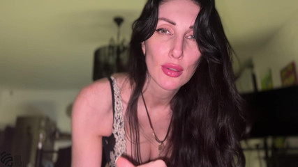 LizaVirgin: Sexy milfka má orgasmus