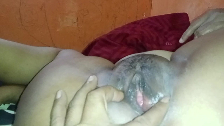 Babang endut: Indonesia lamer el coño de la madrastra