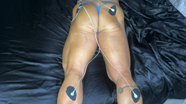 Kandylegsxxx: 筋肉の操作刺激が私の体をコントロールし、あなたは自分のペニスをコントロールする