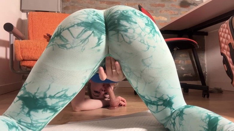 Misty Phoenix: Kencing dalam bingkap saya semasa blowjob