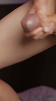 Twink dans un show webcam, branlette et éjaculation
