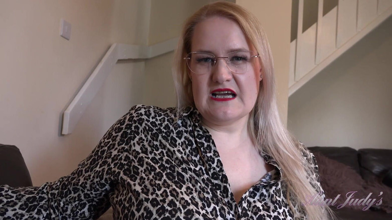 Aunt Judy's: Auntjudys - Deine Vollbusige BBW-sextherapeutin Becky Lutscht Deinen Schwanz