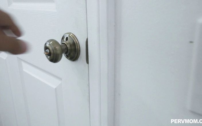 PervMom: Nadržená macecha Krissy Lynn uspokojí všechny touhy nevlastního syna