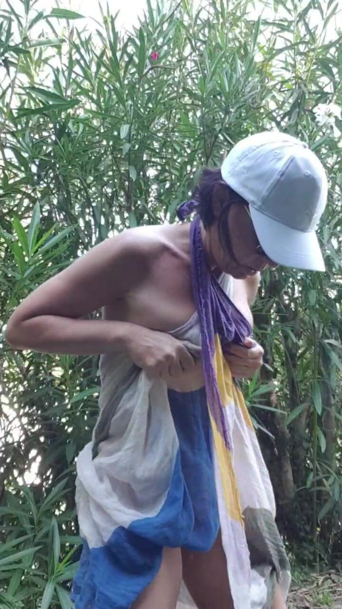 JulieEroticDress: MILF di tempat awam