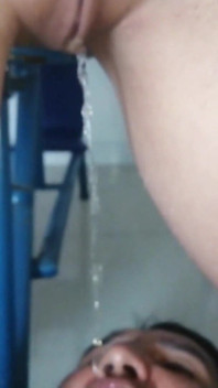Latinas Golden Shower