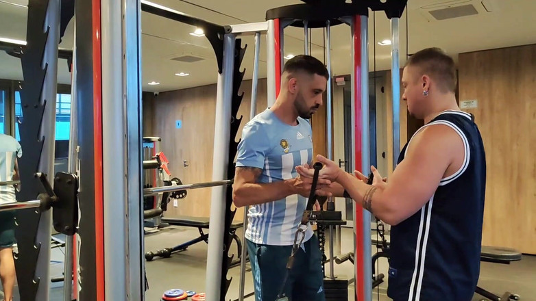 Julian Shul: Jag knullade honom efter gymmet svettig het och med en...