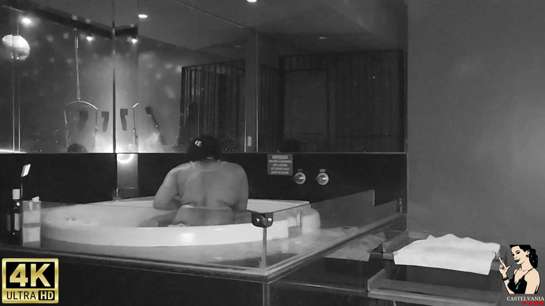 Beatriz De Jesus Silva: Šéf šuká zaměstnance v bazénu a všechno natáčí