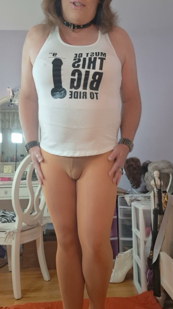 Victoria Lecherri: Pissing in Pantyhose!