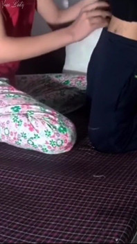 Sora vitregă urmărind un film Pron, fratele vitreg prins de sora vitregă se uită la film albastru XXX, futut dur