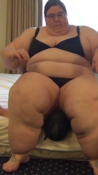 Savannah má úvod do zadku 1
