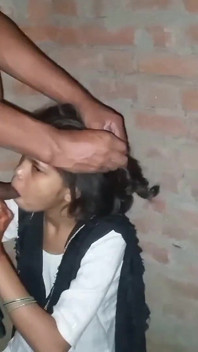 Il patrigno della ragazza era andato per partecipare al matrimonio, poi sono entrato nella casa e ho lasciato la figliastra
