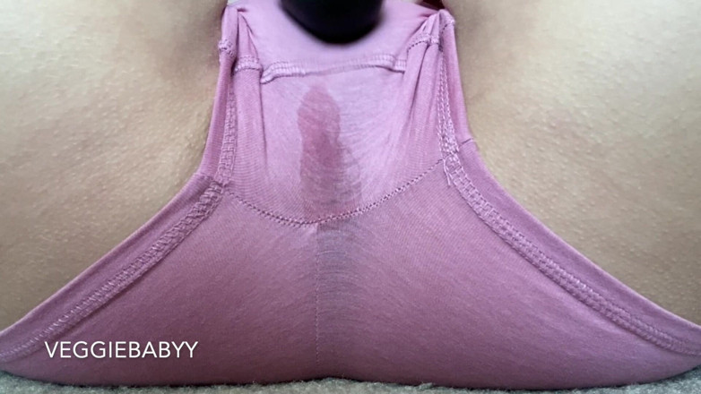 Veggiebabyy: De perto, masturbação em See Thru Undies