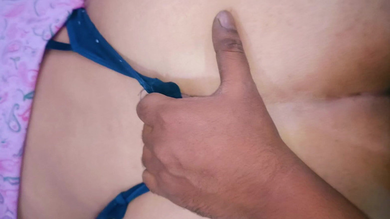 Catchybusty: Bhabhiji desi mahukan seks tegar di biliknya dengan kawan ayah...