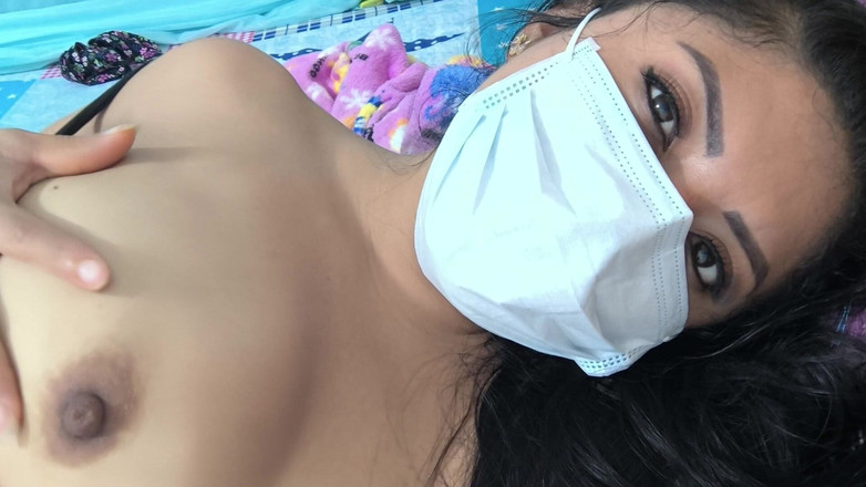 NEGRITA SEXY: Dicke titten und offene beine zeigen ihr trockenes vaginales paket