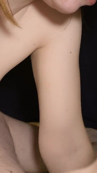 Esposa caliente traga semen