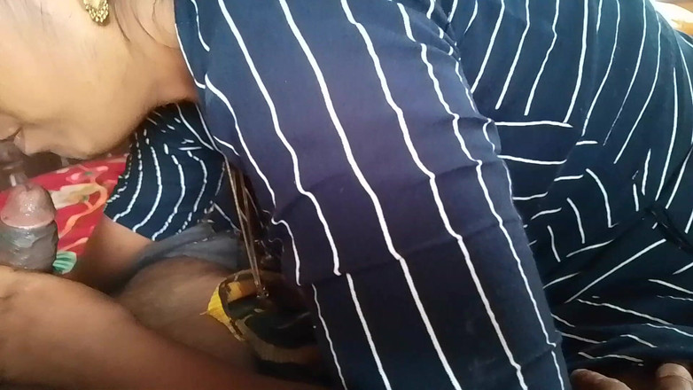 LEGSCOUPLE12: तमिल गृहिणी अपने पति का अपने मुंह में डालती है और उसका दूध चूसती है
