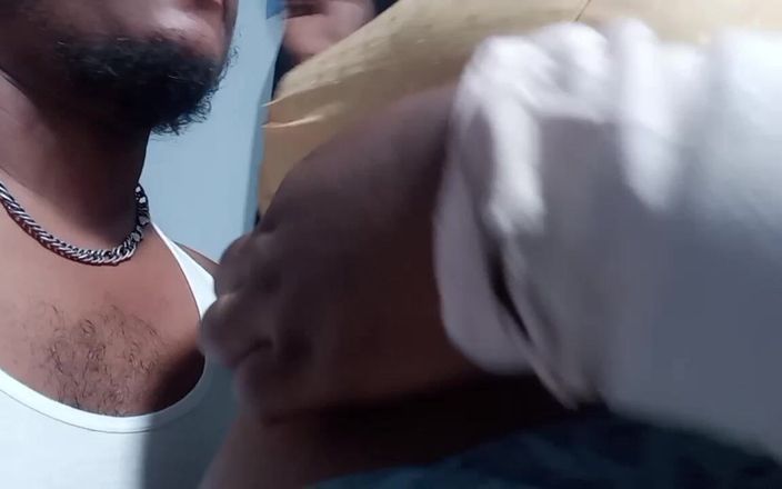 Veni: Gadis muda tamil lagi asik ngasih susu sama pacarnya