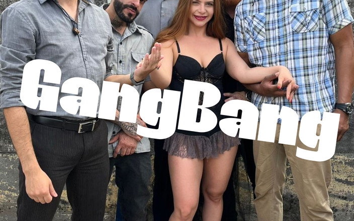 Clarkes Boutaine: Cintia Lara Carmona Gang Bang Sesja