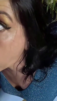 Pata de fusca milf twerks em jeans boquete & porra tudo sobre minha jaqueta inchada 334