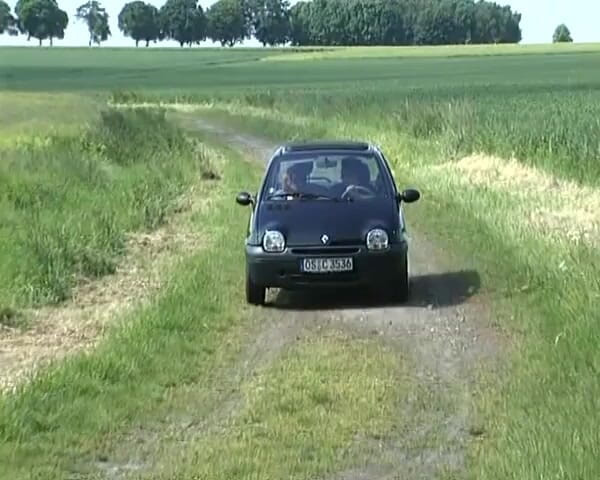 Deutsche Madchen: Chuda niemiecka laska bierze dużego kutasa w dupę podczas pikniku