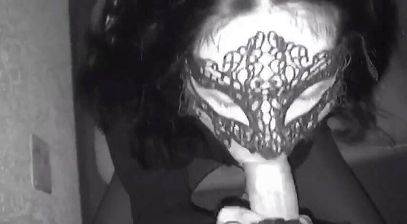 The Maestro and Margherita: Vợ tôi thổi kèn cho tôi trong hành lang khách...