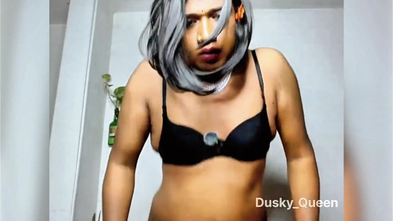 akhilzq: Indian Trans Akhila Dancing in a Saree, Then Gets Nude