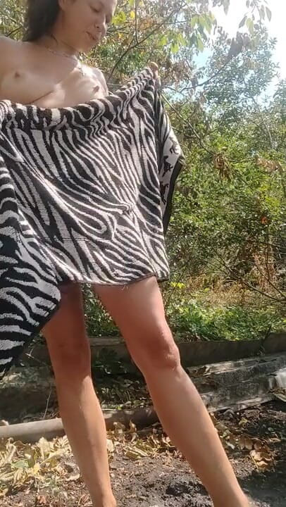 SexyAlbinaKiss: Ik giet naakt water