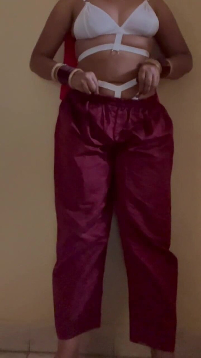 desi_babe1234: Возбужденную индийскую милфу трясет ее круглой задницей жестко отшпилили со спины