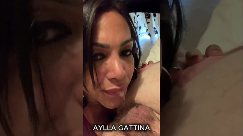 Aylla Gattina: Am făcut sex cu o fată albă fierbinte