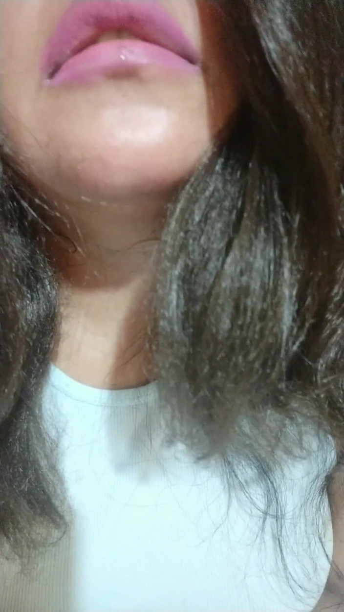 Carla Villalobos: 当我在大学课堂上课时欲火中烧