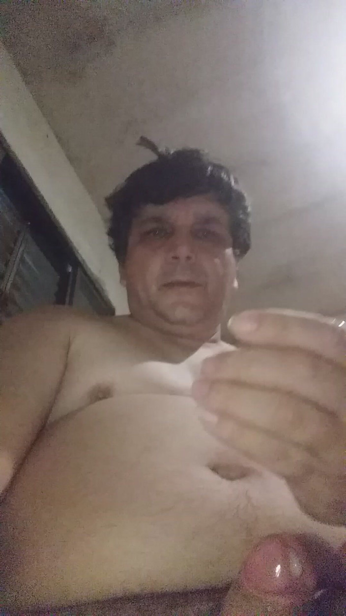 Claudio: Mi-a umplut fața cu spermă