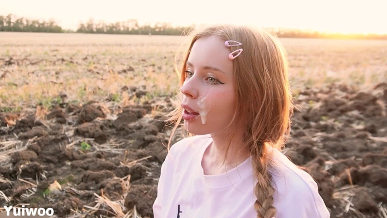 Yuiwoo: Zachte pijpbeurt bij zonsondergang van een mooie Russische roodharige