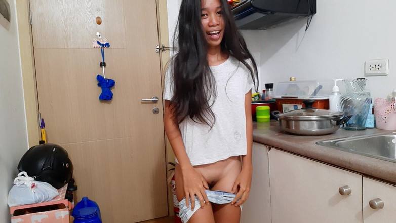 creamberryfairy: Kencing dalam Jean Short saya dengan palam punggung